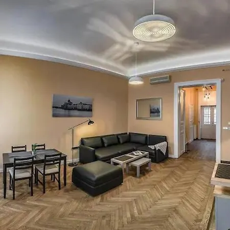 Apartment Your Worry Free Close To Parliament